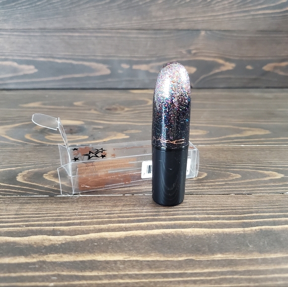 MAC Kiss of Stars Lipstick - Asterisk - Picture 5 of 8